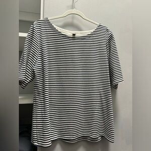 ANN TAYLOR DRESSY TSHIRT
